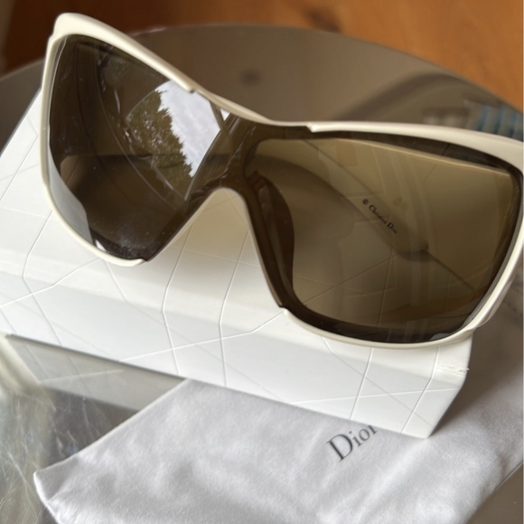 Rare Retro 2000's Dior stripes sunglasses 😎 beautiful perfect condition! - Picture 4 of 8